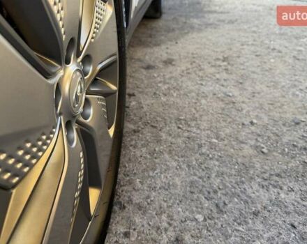 Білий Хендай Kona Electric, об'ємом двигуна 0 л та пробігом 64 тис. км за 16950 $, фото 20 на Automoto.ua