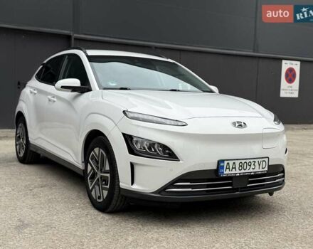 Белый Хендай Kona Electric, объемом двигателя 0 л и пробегом 64 тыс. км за 21499 $, фото 29 на Automoto.ua
