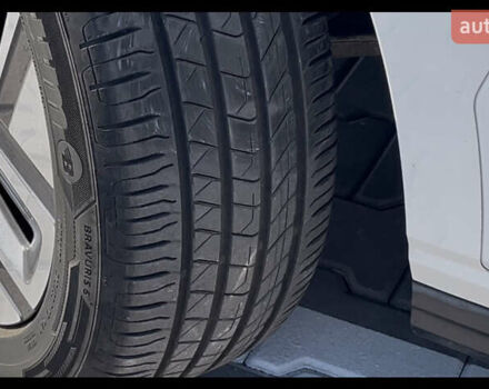 Белый Хендай Kona Electric, объемом двигателя 0 л и пробегом 51 тыс. км за 16999 $, фото 46 на Automoto.ua