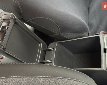 Белый Хендай Kona Electric, объемом двигателя 0 л и пробегом 124 тыс. км за 17494 $, фото 45 на Automoto.ua