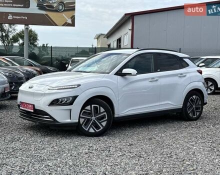 Белый Хендай Kona Electric, объемом двигателя 0 л и пробегом 103 тыс. км за 19450 $, фото 6 на Automoto.ua