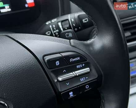 Білий Хендай Kona Electric, об'ємом двигуна 0 л та пробігом 70 тис. км за 19828 $, фото 57 на Automoto.ua