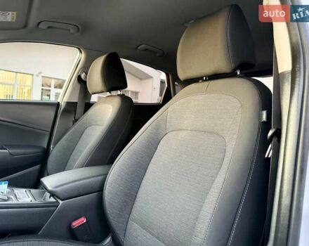 Белый Хендай Kona Electric, объемом двигателя 0 л и пробегом 78 тыс. км за 17250 $, фото 45 на Automoto.ua