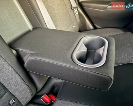 Белый Хендай Kona Electric, объемом двигателя 0 л и пробегом 78 тыс. км за 17250 $, фото 83 на Automoto.ua