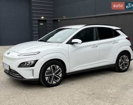 Белый Хендай Kona Electric, объемом двигателя 0 л и пробегом 64 тыс. км за 21499 $, фото 28 на Automoto.ua