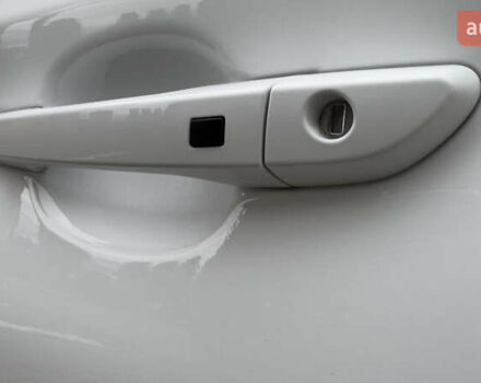 Белый Хендай Kona Electric, объемом двигателя 0 л и пробегом 124 тыс. км за 17494 $, фото 19 на Automoto.ua