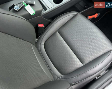 Белый Хендай Kona Electric, объемом двигателя 0 л и пробегом 111 тыс. км за 18570 $, фото 54 на Automoto.ua