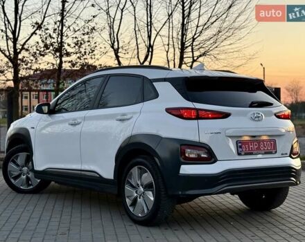 Белый Хендай Kona Electric, объемом двигателя 0 л и пробегом 78 тыс. км за 17250 $, фото 14 на Automoto.ua