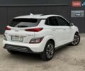 Белый Хендай Kona Electric, объемом двигателя 0 л и пробегом 64 тыс. км за 21499 $, фото 6 на Automoto.ua