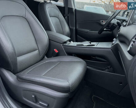 Білий Хендай Kona Electric, об'ємом двигуна 0 л та пробігом 70 тис. км за 19828 $, фото 48 на Automoto.ua