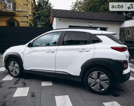 Білий Хендай Kona Electric, об'ємом двигуна 0 л та пробігом 30 тис. км за 30500 $, фото 12 на Automoto.ua