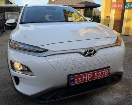 Білий Хендай Kona Electric, об'ємом двигуна 0 л та пробігом 64 тис. км за 16950 $, фото 13 на Automoto.ua