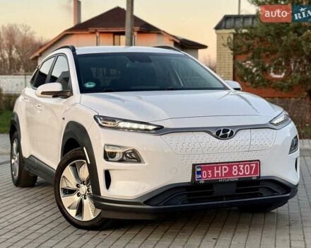 Белый Хендай Kona Electric, объемом двигателя 0 л и пробегом 78 тыс. км за 17250 $, фото 3 на Automoto.ua