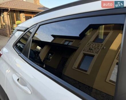 Білий Хендай Kona Electric, об'ємом двигуна 0 л та пробігом 64 тис. км за 16950 $, фото 34 на Automoto.ua