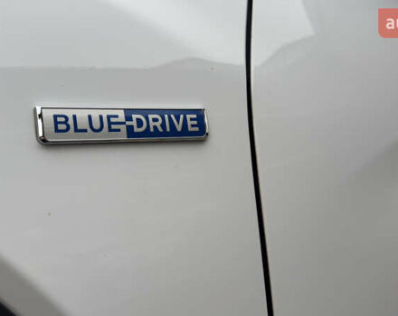 Белый Хендай Kona Electric, объемом двигателя 0 л и пробегом 124 тыс. км за 17494 $, фото 18 на Automoto.ua