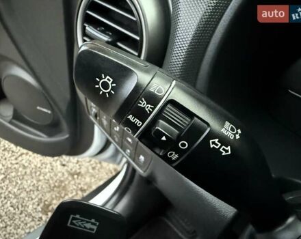 Белый Хендай Kona Electric, объемом двигателя 0 л и пробегом 92 тыс. км за 17950 $, фото 87 на Automoto.ua