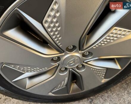 Білий Хендай Kona Electric, об'ємом двигуна 0 л та пробігом 64 тис. км за 16950 $, фото 52 на Automoto.ua