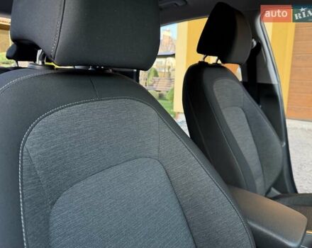 Білий Хендай Kona Electric, об'ємом двигуна 0 л та пробігом 64 тис. км за 16950 $, фото 75 на Automoto.ua