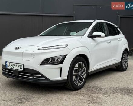Белый Хендай Kona Electric, объемом двигателя 0 л и пробегом 64 тыс. км за 21499 $, фото 9 на Automoto.ua