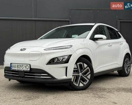 Белый Хендай Kona Electric, объемом двигателя 0 л и пробегом 64 тыс. км за 21499 $, фото 19 на Automoto.ua