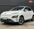 Белый Хендай Kona Electric, объемом двигателя 0 л и пробегом 64 тыс. км за 21499 $, фото 19 на Automoto.ua