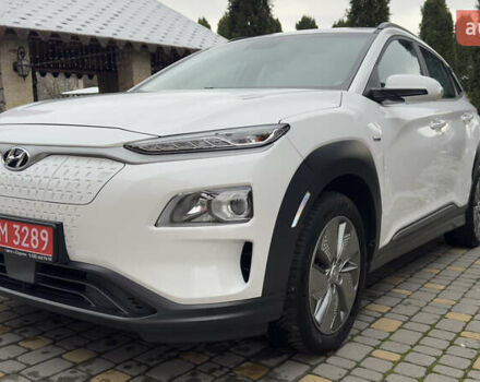 Белый Хендай Kona Electric, объемом двигателя 0 л и пробегом 124 тыс. км за 17494 $, фото 13 на Automoto.ua