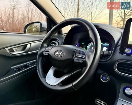 Белый Хендай Kona Electric, объемом двигателя 0 л и пробегом 78 тыс. км за 17250 $, фото 75 на Automoto.ua