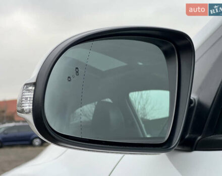 Белый Хендай Kona Electric, объемом двигателя 0 л и пробегом 111 тыс. км за 18570 $, фото 17 на Automoto.ua