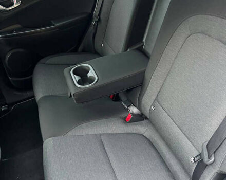 Белый Хендай Kona Electric, объемом двигателя 0 л и пробегом 120 тыс. км за 19550 $, фото 13 на Automoto.ua