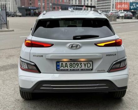 Белый Хендай Kona Electric, объемом двигателя 0 л и пробегом 64 тыс. км за 21499 $, фото 23 на Automoto.ua