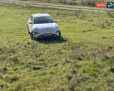 Белый Хендай Kona Electric, объемом двигателя 0 л и пробегом 101 тыс. км за 19800 $, фото 9 на Automoto.ua