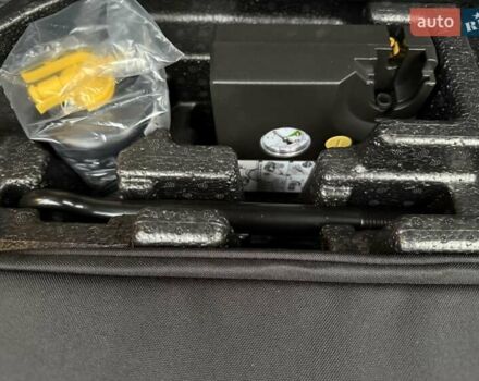 Белый Хендай Kona Electric, объемом двигателя 0 л и пробегом 92 тыс. км за 17950 $, фото 108 на Automoto.ua