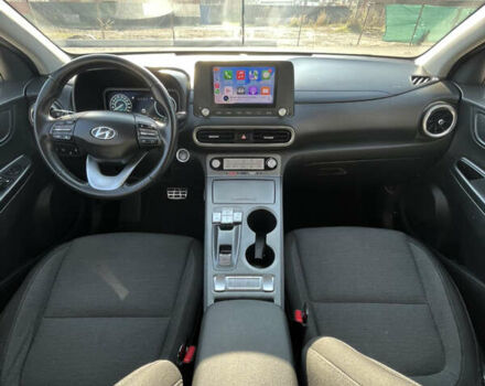 Белый Хендай Kona Electric, объемом двигателя 0 л и пробегом 51 тыс. км за 16999 $, фото 22 на Automoto.ua