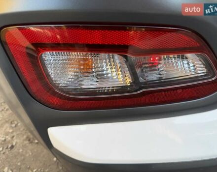 Білий Хендай Kona Electric, об'ємом двигуна 0 л та пробігом 64 тис. км за 16950 $, фото 37 на Automoto.ua