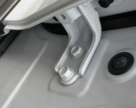 Белый Хендай Kona Electric, объемом двигателя 0 л и пробегом 124 тыс. км за 17494 $, фото 52 на Automoto.ua