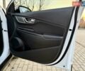 Белый Хендай Kona Electric, объемом двигателя 0 л и пробегом 78 тыс. км за 17250 $, фото 66 на Automoto.ua