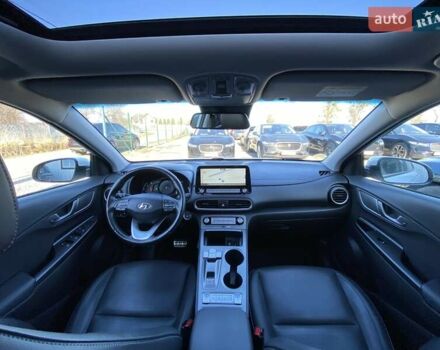 Белый Хендай Kona Electric, объемом двигателя 0 л и пробегом 74 тыс. км за 18900 $, фото 35 на Automoto.ua