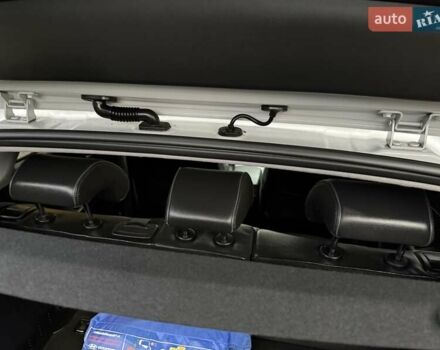 Белый Хендай Kona Electric, объемом двигателя 0 л и пробегом 92 тыс. км за 17950 $, фото 105 на Automoto.ua