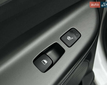 Белый Хендай Kona Electric, объемом двигателя 0 л и пробегом 111 тыс. км за 18570 $, фото 37 на Automoto.ua