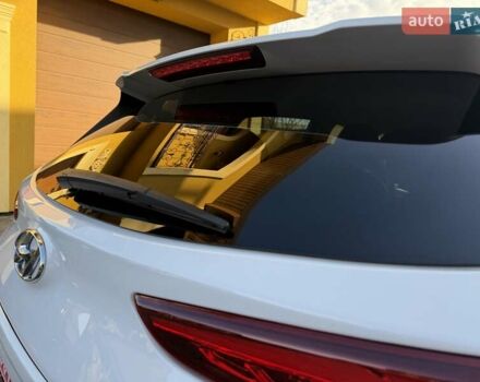 Білий Хендай Kona Electric, об'ємом двигуна 0 л та пробігом 64 тис. км за 16950 $, фото 40 на Automoto.ua