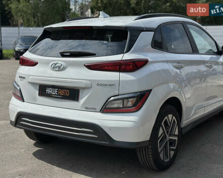 Білий Хендай Kona Electric, об'ємом двигуна 0 л та пробігом 93 тис. км за 18900 $, фото 23 на Automoto.ua