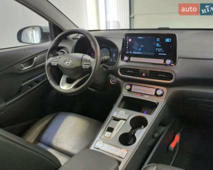 Білий Хендай Kona Electric, об'ємом двигуна 0 л та пробігом 100 тис. км за 19700 $, фото 5 на Automoto.ua