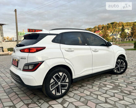 Білий Хендай Kona Electric, об'ємом двигуна 0 л та пробігом 21 тис. км за 19300 $, фото 10 на Automoto.ua