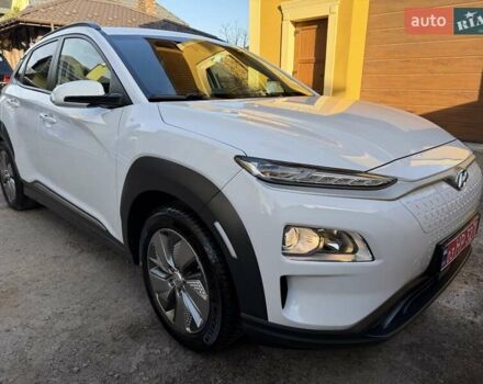 Білий Хендай Kona Electric, об'ємом двигуна 0 л та пробігом 64 тис. км за 16950 $, фото 11 на Automoto.ua