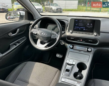 Білий Хендай Kona Electric, об'ємом двигуна 0 л та пробігом 93 тис. км за 18900 $, фото 36 на Automoto.ua