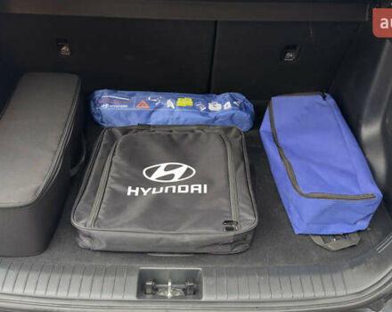 Белый Хендай Kona Electric, объемом двигателя 0 л и пробегом 124 тыс. км за 17494 $, фото 78 на Automoto.ua