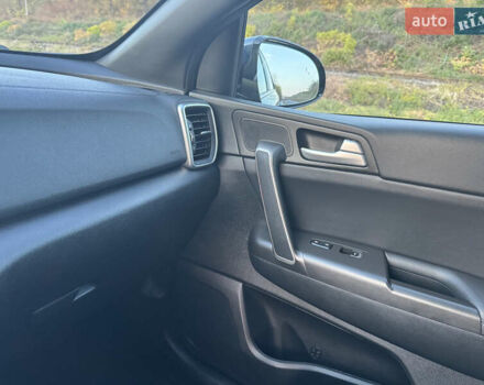 Белый Хендай Kona Electric, объемом двигателя 0 л и пробегом 101 тыс. км за 19800 $, фото 38 на Automoto.ua