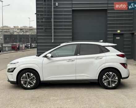 Белый Хендай Kona Electric, объемом двигателя 0 л и пробегом 64 тыс. км за 21499 $, фото 10 на Automoto.ua