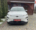 Белый Хендай Kona Electric, объемом двигателя 0 л и пробегом 124 тыс. км за 17494 $, фото 2 на Automoto.ua