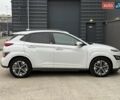 Белый Хендай Kona Electric, объемом двигателя 0 л и пробегом 64 тыс. км за 21499 $, фото 12 на Automoto.ua